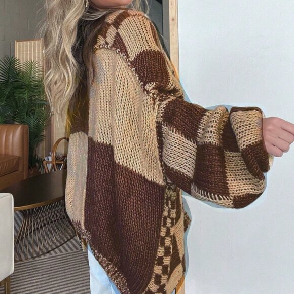 Khaki Checkered Women's Oversized Knitted Cardigan - Picture 7 of 9